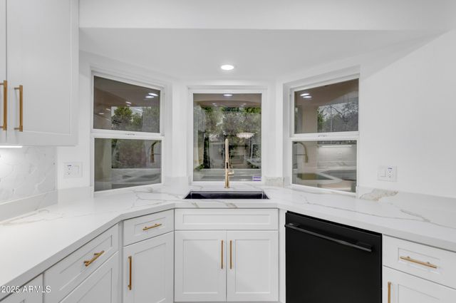 7707 E Turquoise Avenue, Scottsdale, AZ 85258
