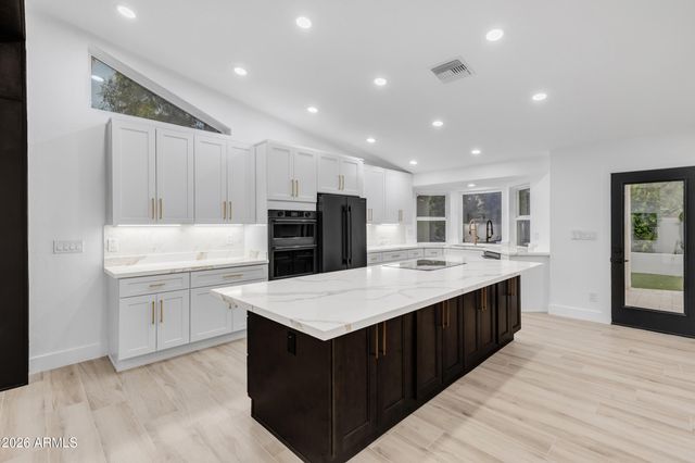7707 E Turquoise Avenue, Scottsdale, AZ 85258