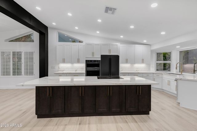 7707 E Turquoise Avenue, Scottsdale, AZ 85258