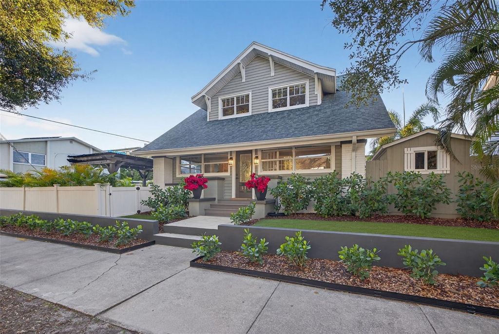 Image 3 of property listing at 534 1ST STREET N, St Petersburg, FL 33701