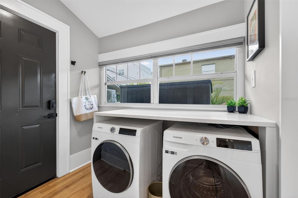 Image 27 of property listing at 534 1ST STREET N, St Petersburg, FL 33701