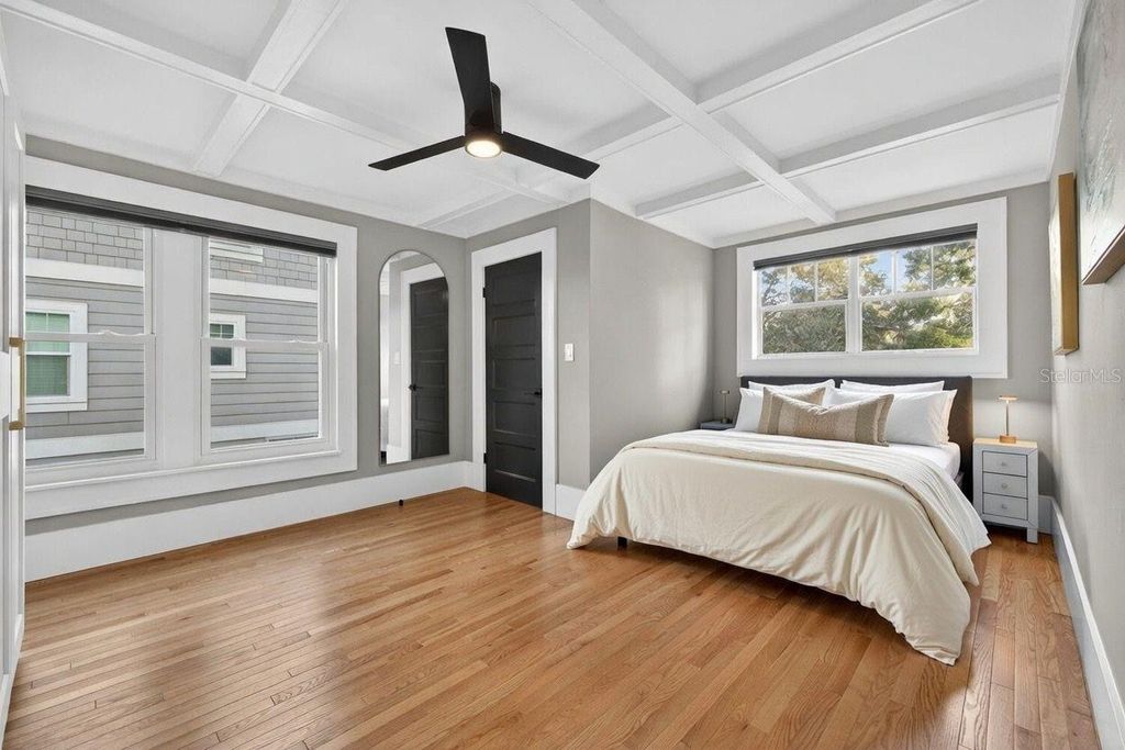 Image 30 of property listing at 534 1ST STREET N, St Petersburg, FL 33701