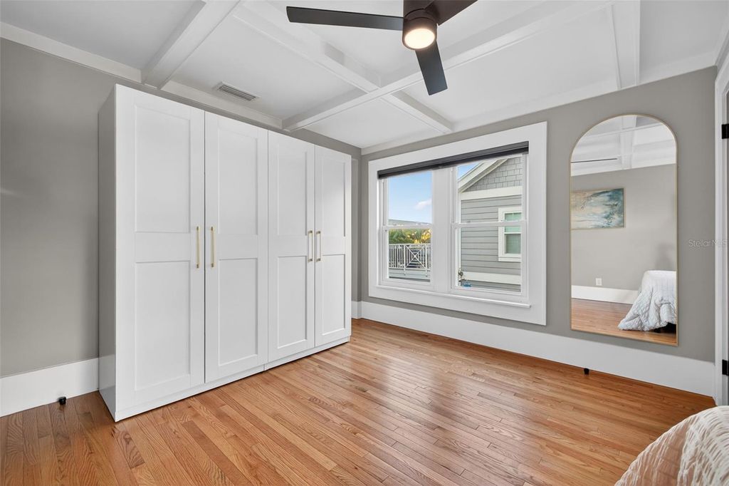 Image 31 of property listing at 534 1ST STREET N, St Petersburg, FL 33701