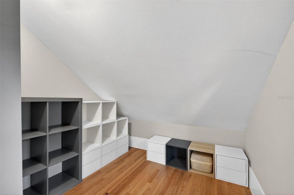 Image 32 of property listing at 534 1ST STREET N, St Petersburg, FL 33701