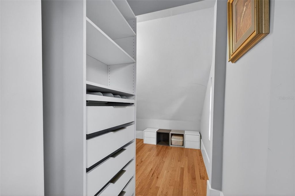 Image 33 of property listing at 534 1ST STREET N, St Petersburg, FL 33701