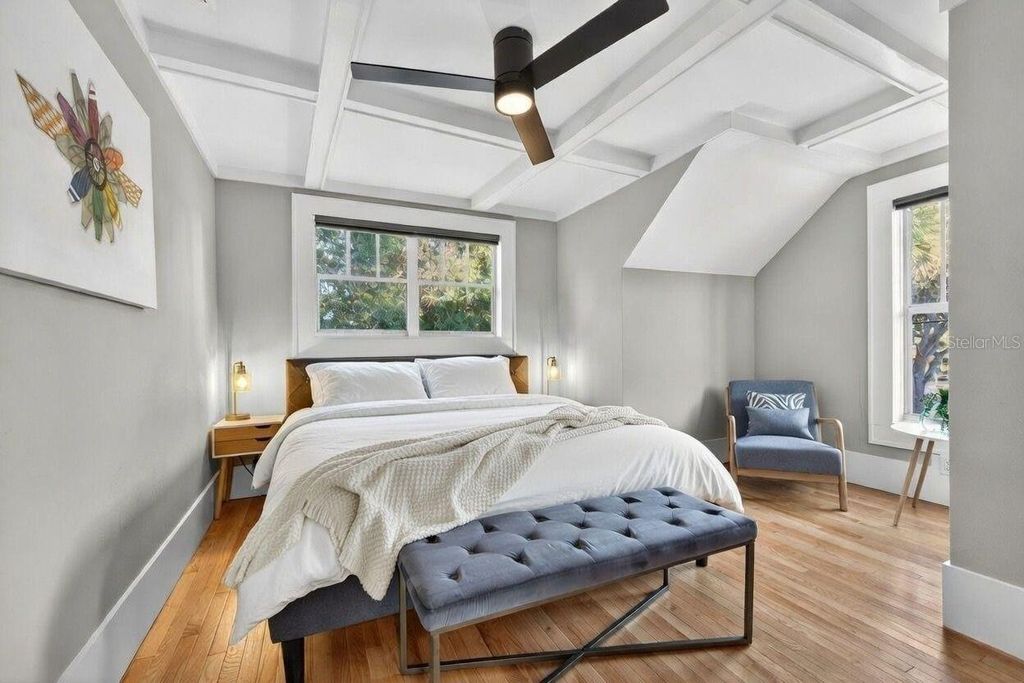 Image 34 of property listing at 534 1ST STREET N, St Petersburg, FL 33701