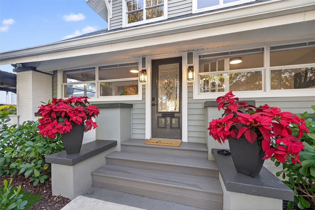 Image 5 of property listing at 534 1ST STREET N, St Petersburg, FL 33701