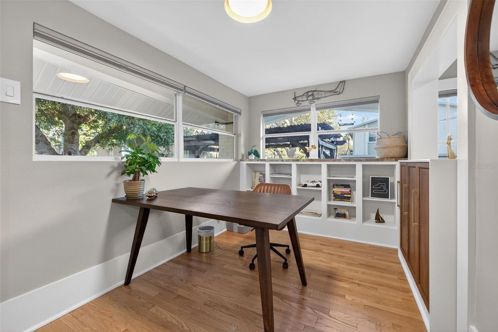 Image 8 of property listing at 534 1ST STREET N, St Petersburg, FL 33701