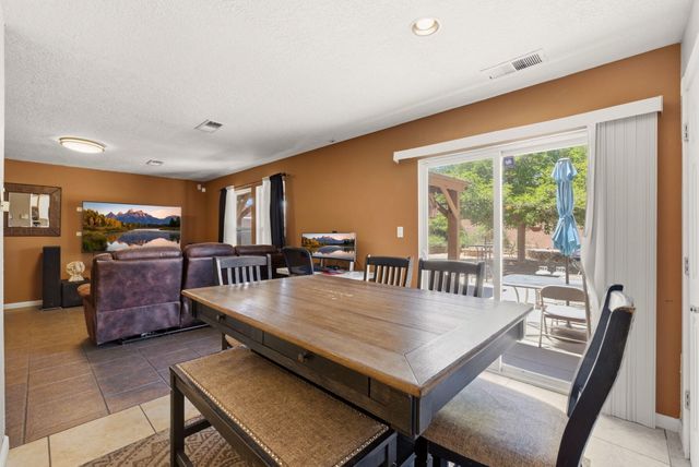 6319 Bisbee Place NW, Albuquerque, NM 87114