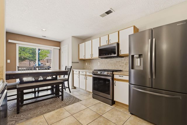 6319 Bisbee Place NW, Albuquerque, NM 87114