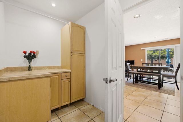 6319 Bisbee Place NW, Albuquerque, NM 87114