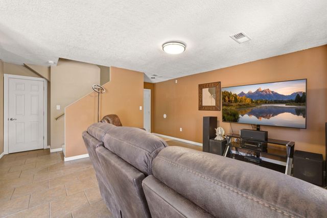 6319 Bisbee Place NW, Albuquerque, NM 87114