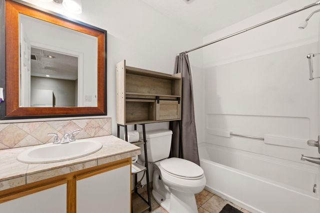6319 Bisbee Place NW, Albuquerque, NM 87114