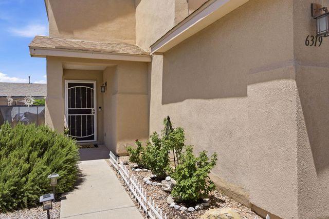 6319 Bisbee Place NW, Albuquerque, NM 87114
