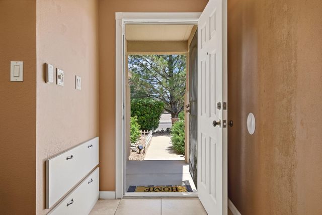 6319 Bisbee Place NW, Albuquerque, NM 87114