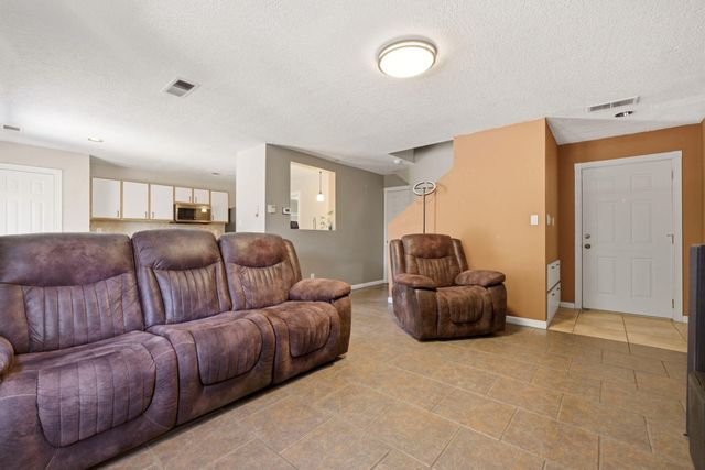 6319 Bisbee Place NW, Albuquerque, NM 87114