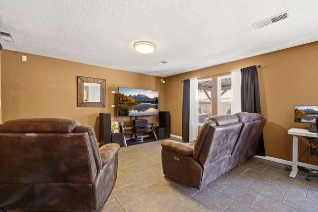 6319 Bisbee Place NW, Albuquerque, NM 87114