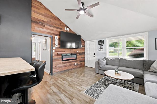 837 WOODBROOK LN, Plymouth Meeting, PA 19462