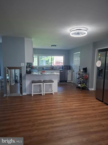 17502 YORK RD, Hagerstown, MD 21740