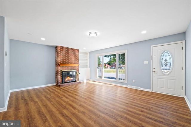 17502 YORK RD, Hagerstown, MD 21740