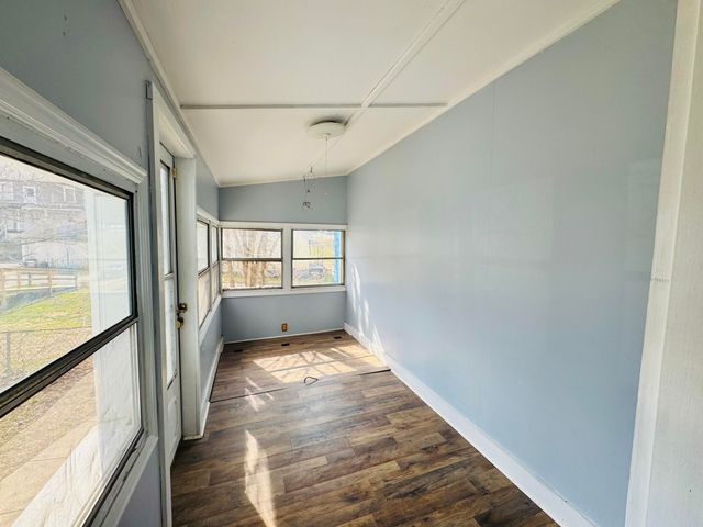 E 319 Hazel ST, Covington, VA 24426