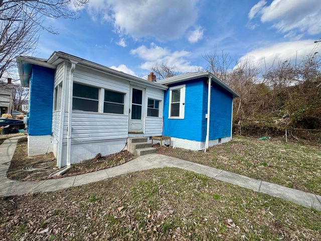 E 319 Hazel ST, Covington, VA 24426