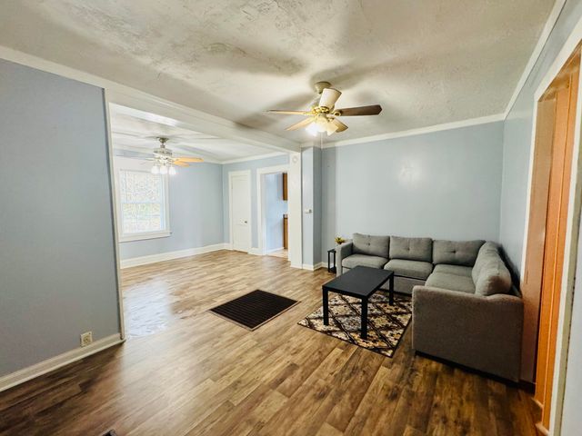 E 319 Hazel ST, Covington, VA 24426