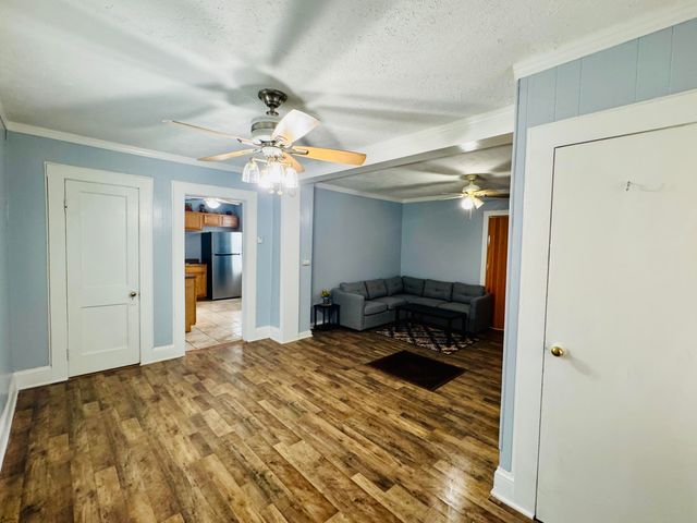 E 319 Hazel ST, Covington, VA 24426