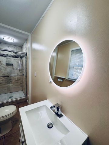 E 319 Hazel ST, Covington, VA 24426