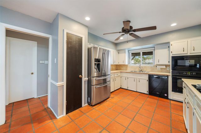 5049 Moultrie Drive, Corpus Christi, TX 78413