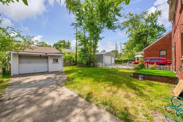 16904 Pierson Street, Detroit, MI 48219