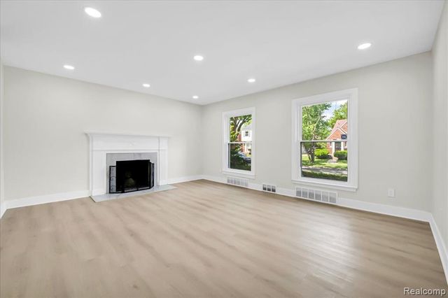 16904 Pierson Street, Detroit, MI 48219
