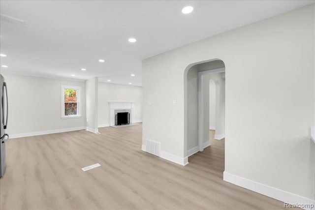 16904 Pierson Street, Detroit, MI 48219