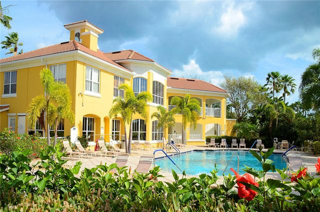 5060 Fairways Circle F101, Vero Beach, FL 32967