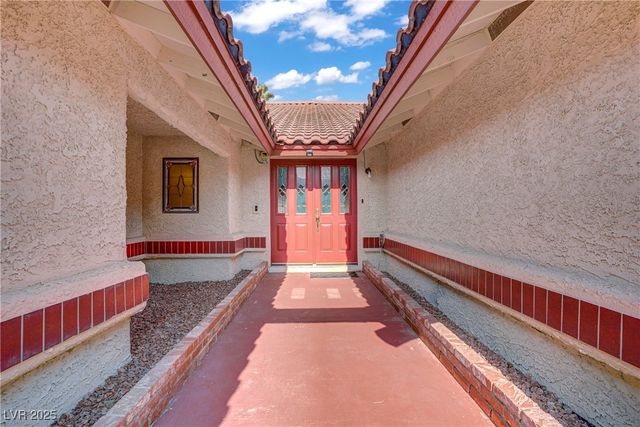 2010 South Buffalo Drive, Las Vegas, NV 89117