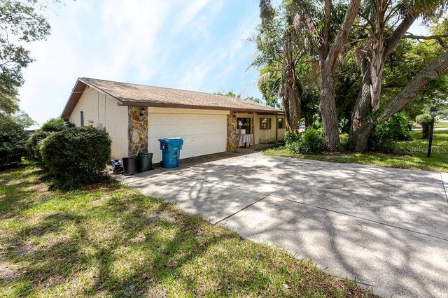 1042 TRYON CIRCLE, Spring Hill, FL 34606