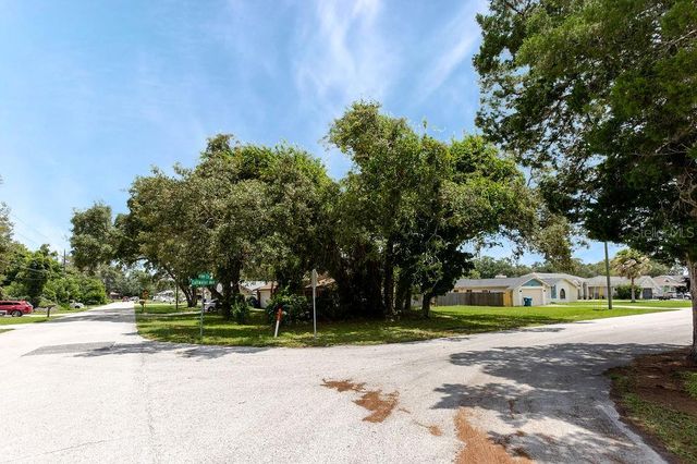 1042 TRYON CIRCLE, Spring Hill, FL 34606