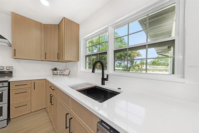 318 MEHLENBACHER ROAD, Belleair, FL 33756