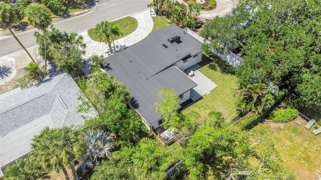 318 MEHLENBACHER ROAD, Belleair, FL 33756