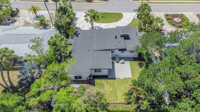 318 MEHLENBACHER ROAD, Belleair, FL 33756