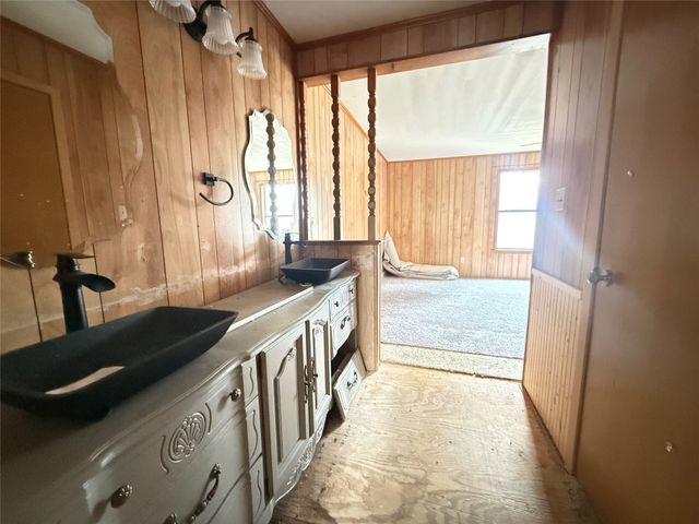 8708 Farm Road 127, Mt Pleasant, TX 75455