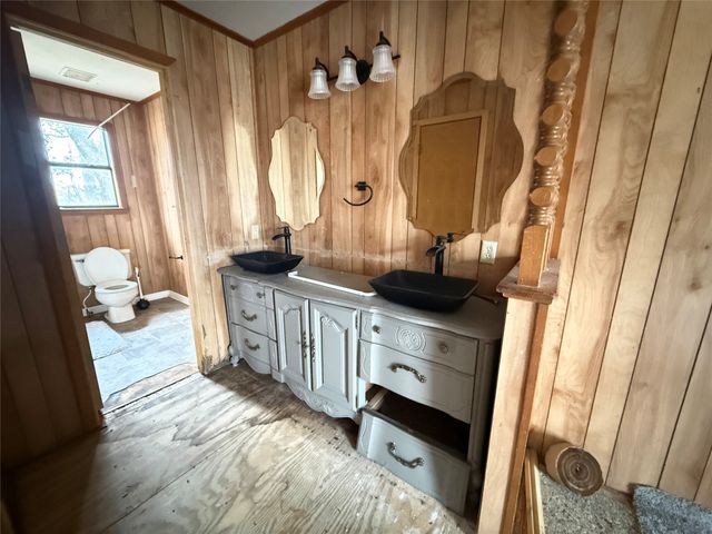 8708 Farm Road 127, Mt Pleasant, TX 75455