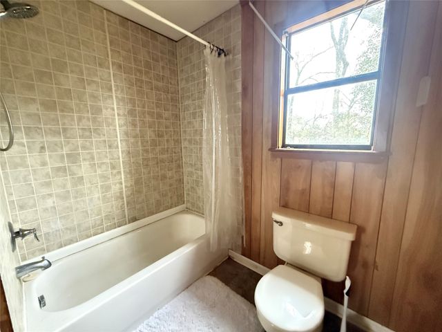 8708 Farm Road 127, Mt Pleasant, TX 75455