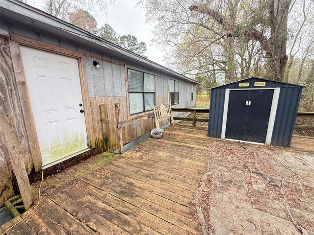 8708 Farm Road 127, Mt Pleasant, TX 75455