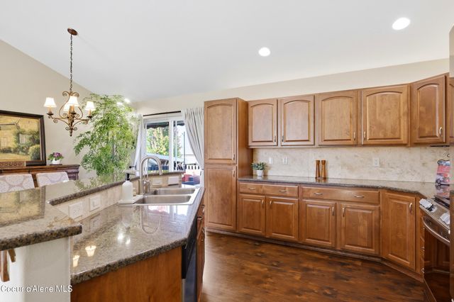 1484 E Bobwhite Ln, Post Falls, ID 83854
