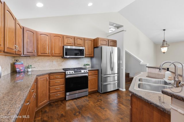 1484 E Bobwhite Ln, Post Falls, ID 83854