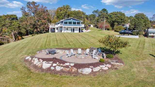 1193 Rebel LN, Goodview, VA 24095
