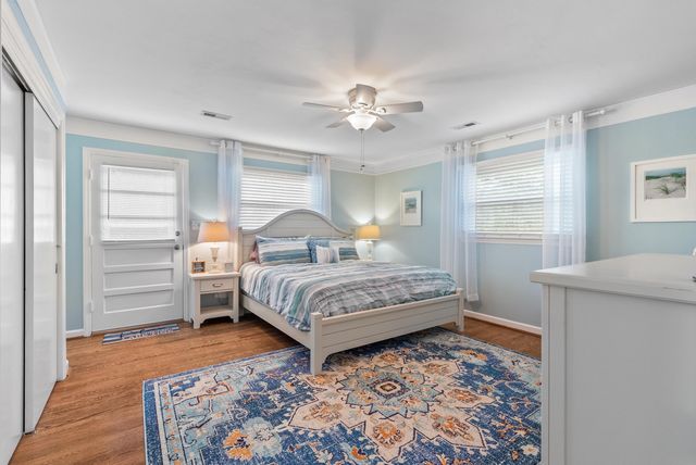 1193 Rebel LN, Goodview, VA 24095
