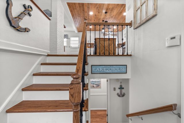 1193 Rebel LN, Goodview, VA 24095