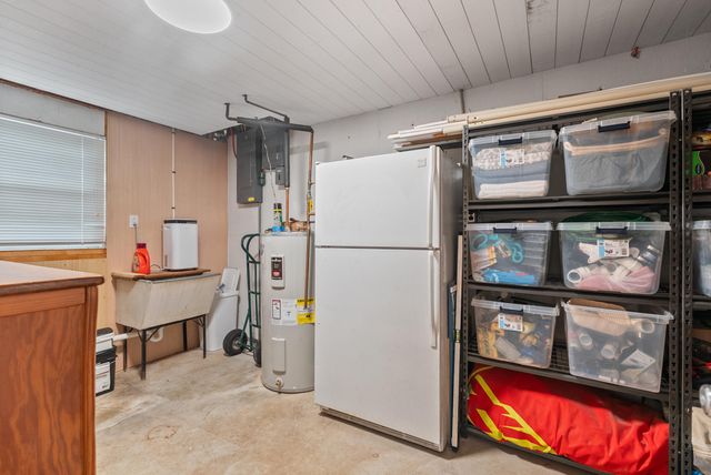 1193 Rebel LN, Goodview, VA 24095